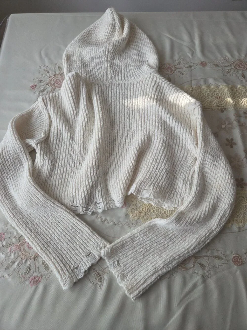 Moon and Madison White Cropped Zip Up Sweater - Picture 7 of 11